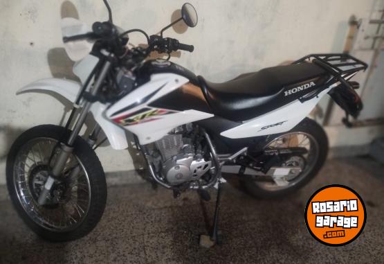 Motos - Honda XR 2015 Nafta 8800Km - En Venta