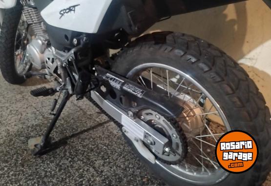 Motos - Honda XR 2015 Nafta 8800Km - En Venta