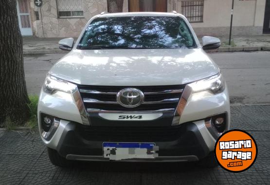 Camionetas - Toyota Hilux Sw4 2.8 tdi SRX at 2019 Diesel 15000Km - En Venta