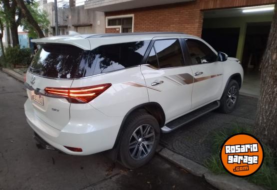 Camionetas - Toyota Hilux Sw4 2.8 tdi SRX at 2019 Diesel 15000Km - En Venta