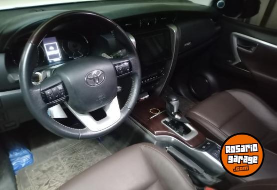 Camionetas - Toyota Hilux Sw4 2.8 tdi SRX at 2019 Diesel 15000Km - En Venta