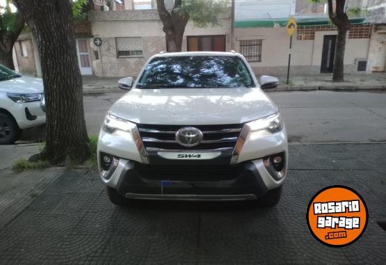 Camionetas - Toyota Hilux Sw4 2.8 tdi SRX at 2019 Diesel 15000Km - En Venta