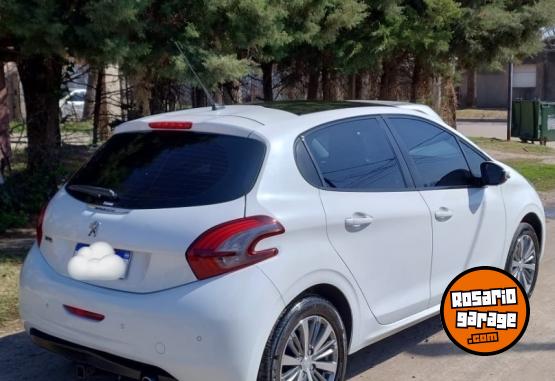 Autos - Peugeot 208 2016 Nafta 128000Km - En Venta