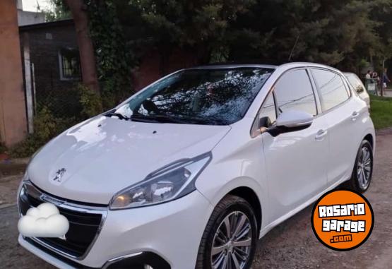 Autos - Peugeot 208 2016 Nafta 128000Km - En Venta