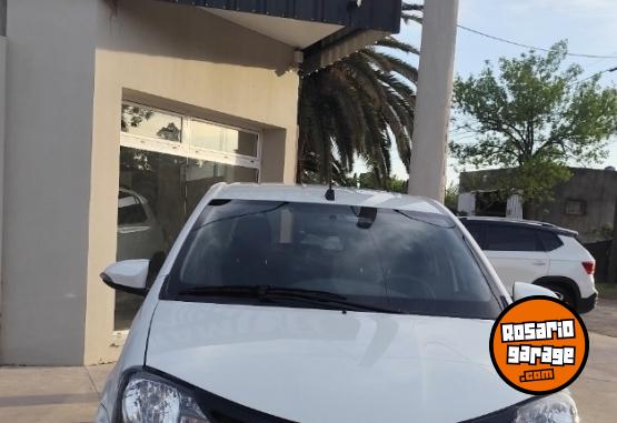 Autos - Toyota ETIOS XLS 2019 Nafta 54264Km - En Venta