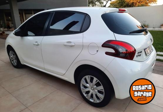 Autos - Peugeot 208 2020 Nafta 40000Km - En Venta