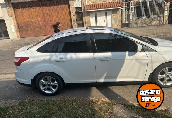 Autos - Ford FOCUS SE PLUS AUTOMATICO 2015 Nafta 180000Km - En Venta