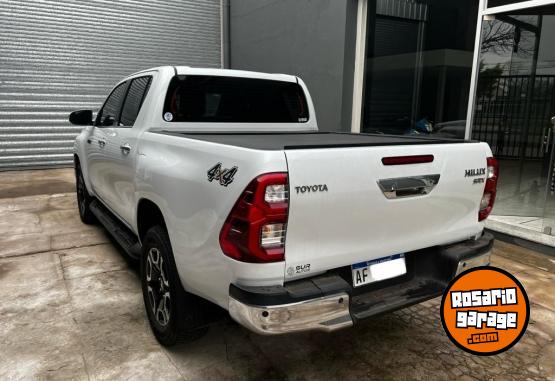 Camionetas - Toyota TOYOTA HILUX SRV - SRX 2024 Nafta 0Km - En Venta