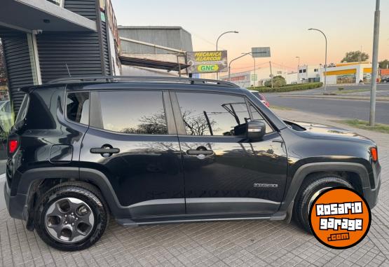 Camionetas - Jeep RENEGADE SPORT PLUS 1.8 2017 Nafta 75000Km - En Venta