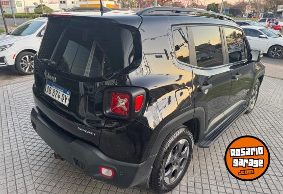 Camionetas - Jeep RENEGADE SPORT PLUS 1.8 2017 Nafta 75000Km - En Venta