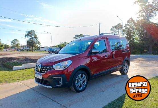 Utilitarios - Renault Kangoo Stepway 1.5 DCI 2023 Diesel 26000Km - En Venta