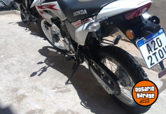 Motos - Honda tornado 2024 Nafta 1800Km - En Venta