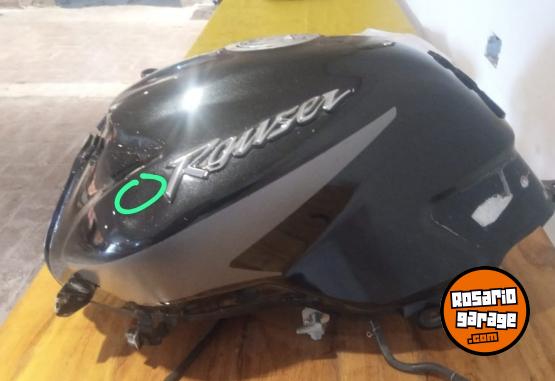 Accesorios para Motos - Tanque de rouser ns 125 - En Venta