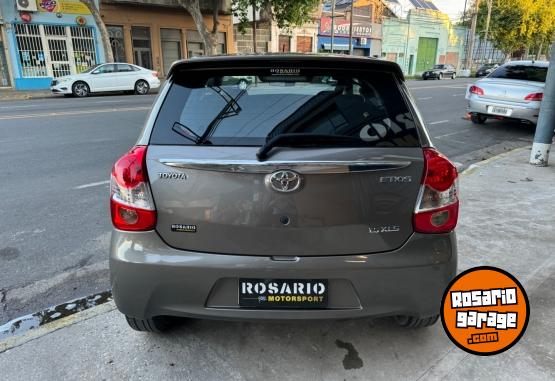 Autos - Toyota Etios XLS 2016 Nafta 90180Km - En Venta