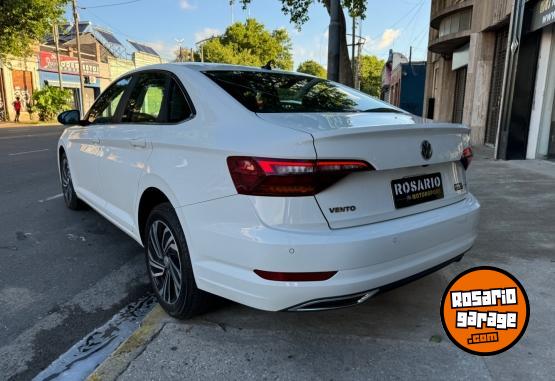 Autos - Volkswagen Vento Highline 2019 Nafta 70000Km - En Venta