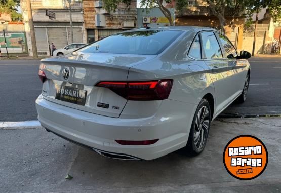 Autos - Volkswagen Vento Highline 2019 Nafta 70000Km - En Venta