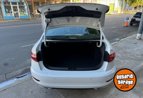 Autos - Volkswagen Vento Highline 2019 Nafta 70000Km - En Venta