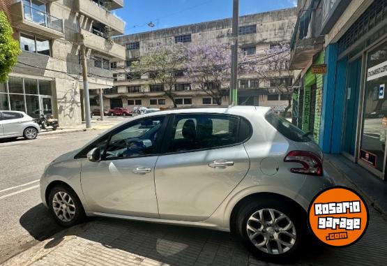 Autos - Peugeot 208 Allure 1.6 2014 Nafta 89000Km - En Venta