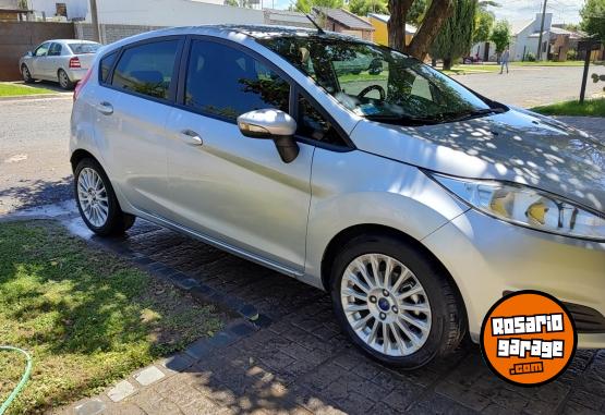 Autos - Ford Fiesta kinetic 2015 Nafta 120000Km - En Venta