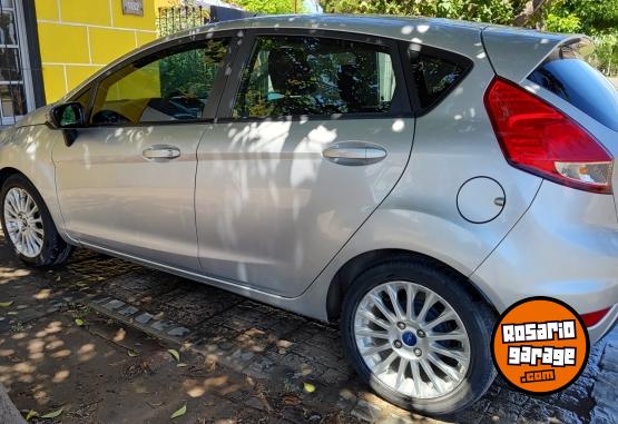 Autos - Ford Fiesta kinetic 2015 Nafta 120000Km - En Venta