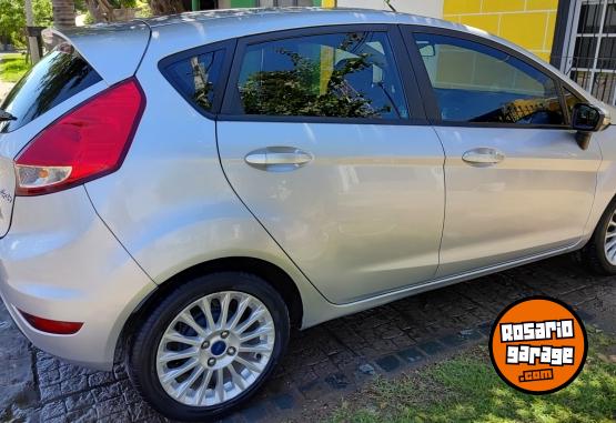 Autos - Ford Fiesta kinetic 2015 Nafta 120000Km - En Venta