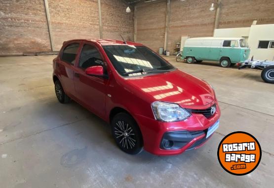 Autos - Toyota ETIOS X 2023 Nafta 27000Km - En Venta