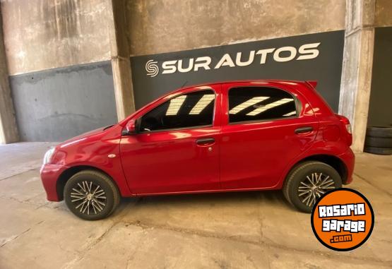 Autos - Toyota ETIOS X 2023 Nafta 27000Km - En Venta