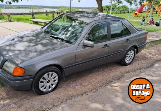 Autos - Mercedes Benz C 180 1995 Nafta 2000Km - En Venta