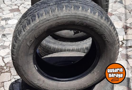 Accesorios para Autos - Cubiertas Bridgestone 265/65R17. - En Venta