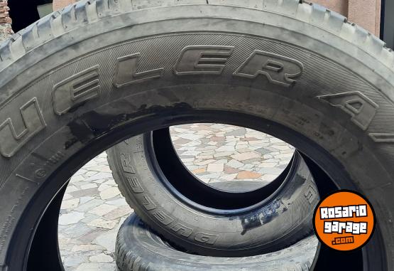 Accesorios para Autos - Cubiertas Bridgestone 265/65R17. - En Venta