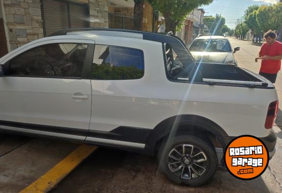 Autos - Volkswagen Saveiro Cross 2016 Nafta 90000Km - En Venta