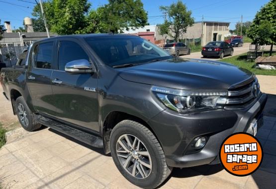 Camionetas - Toyota HILUX 4X4 SRX 4X4 AUTOMAT 2016 Diesel 130000Km - En Venta