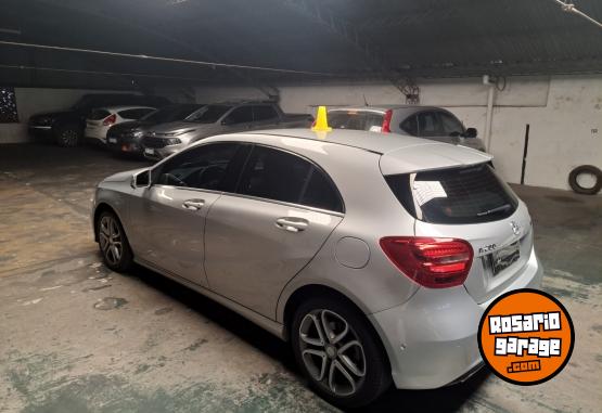 Autos - Mercedes Benz A200 2016 Nafta 140000Km - En Venta