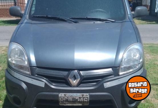 Utilitarios - Renault Kangoo 2015 GNC 180000Km - En Venta