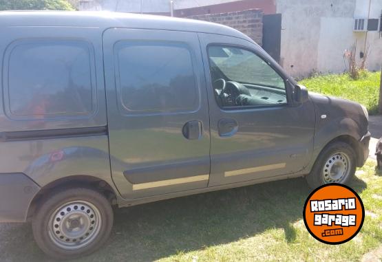 Utilitarios - Renault Kangoo 2015 GNC 180000Km - En Venta