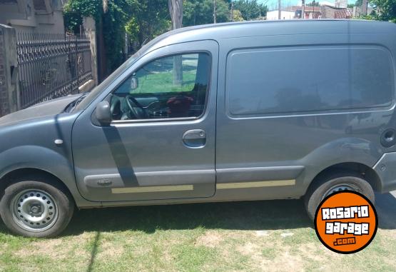 Utilitarios - Renault Kangoo 2015 GNC 180000Km - En Venta