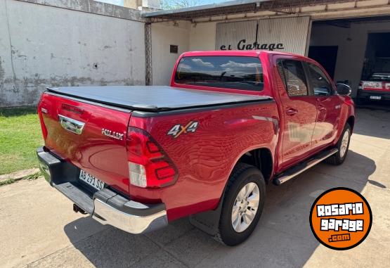 Camionetas - Toyota Hilux Sr 2017 Diesel 81000Km - En Venta