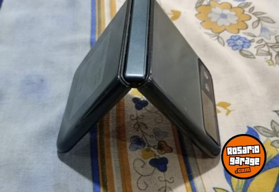 Telefona - Motorola Razr 40 - En Venta