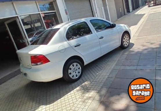 Autos - Volkswagen Voyage 2011 Nafta 180000Km - En Venta