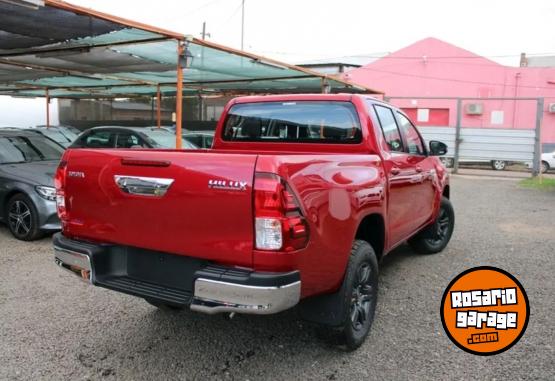 Camionetas - Toyota Hilux SR 2024 Diesel 0Km - En Venta