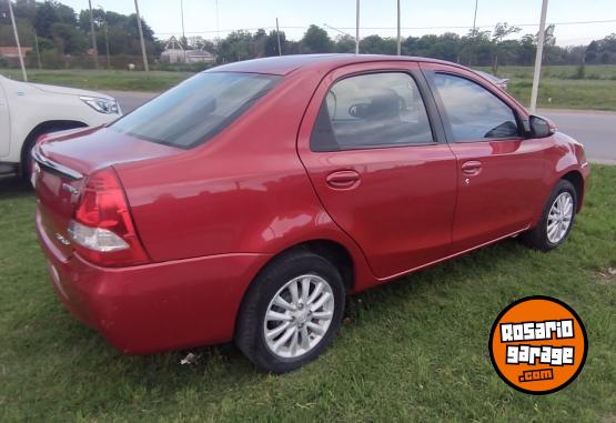 Autos - Toyota ETIOS XLS 2015 Nafta 113000Km - En Venta