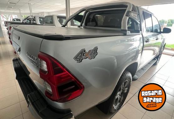 Camionetas - Toyota Hilux SRV 4x4 at 2021 Diesel 62000Km - En Venta