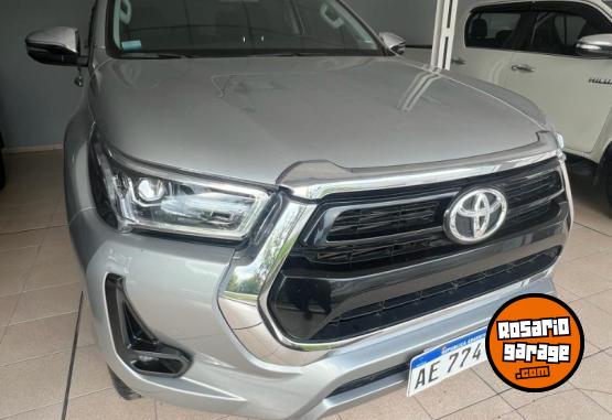 Camionetas - Toyota Hilux SRV 4x4 at 2021 Diesel 62000Km - En Venta