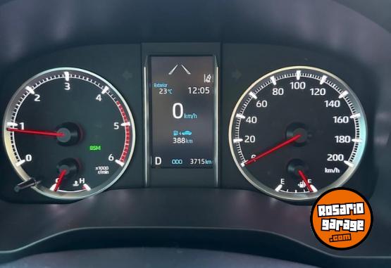 Utilitarios - Toyota HIACE 2024 Diesel 3700Km - En Venta