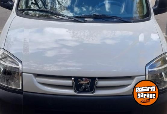 Utilitarios - Peugeot Partner, furgn 1,6. AM22 2022 Nafta 17000Km - En Venta