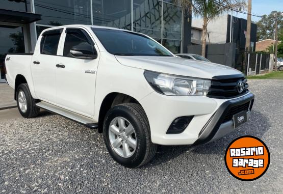 Camionetas - Toyota Hilux DX 2.4 4x4 2017 Diesel 150000Km - En Venta