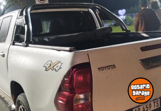 Camionetas - Toyota Hilux srx 2017 Diesel 167000Km - En Venta