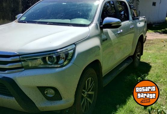 Camionetas - Toyota Hilux srx 2017 Diesel 167000Km - En Venta