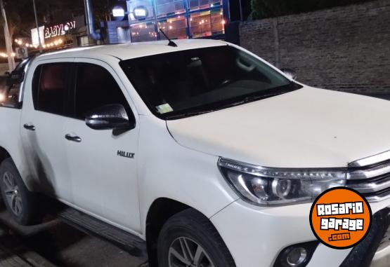 Camionetas - Toyota Hilux srx 2017 Diesel 167000Km - En Venta