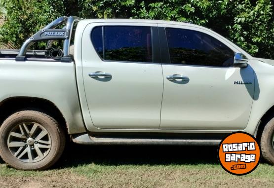 Camionetas - Toyota Hilux srx 2017 Diesel 167000Km - En Venta